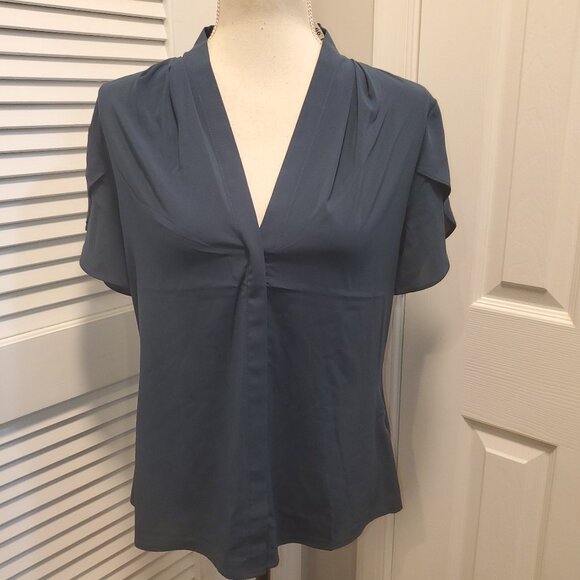 NWT Clavin Klein Blouse - Size M - Picture 1 of 2